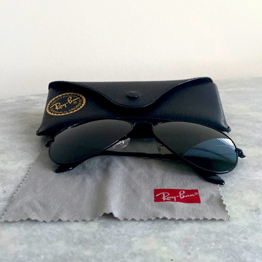 Ray-Ban all black classic aviators